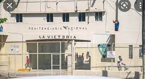 Envían medico acusado de abusar de pacientes jóvenes para cárcel La Victoria
