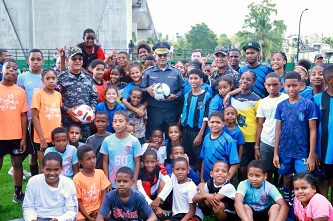 Director de la Policía realiza  encuentro fútbol barrial en Los Guandules