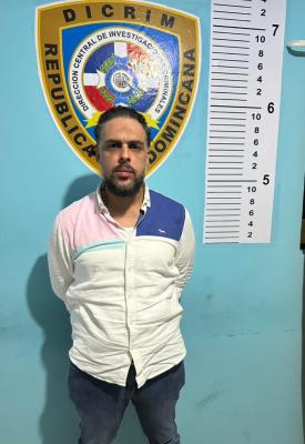 Bombazo..El Gallero- se entrega tras balacera en Puerto Plata
y revive romance con Amelia