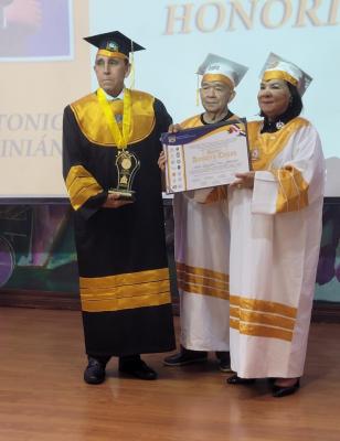 Cruz Jiminián recibe el título de Doctor Honoris Causa de varias universidades