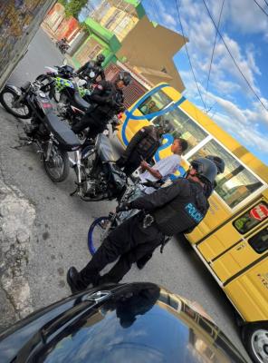 Polic&iacute;a Nacional frustra carrera clandestina y retiene 14 motocicletas en La Romana*